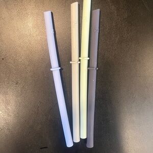 Elk & Friends Set of Four Silicone Straws